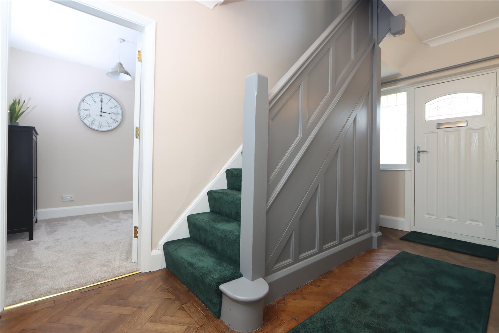 5 bed property in Barnetts Lane, Kidderminster